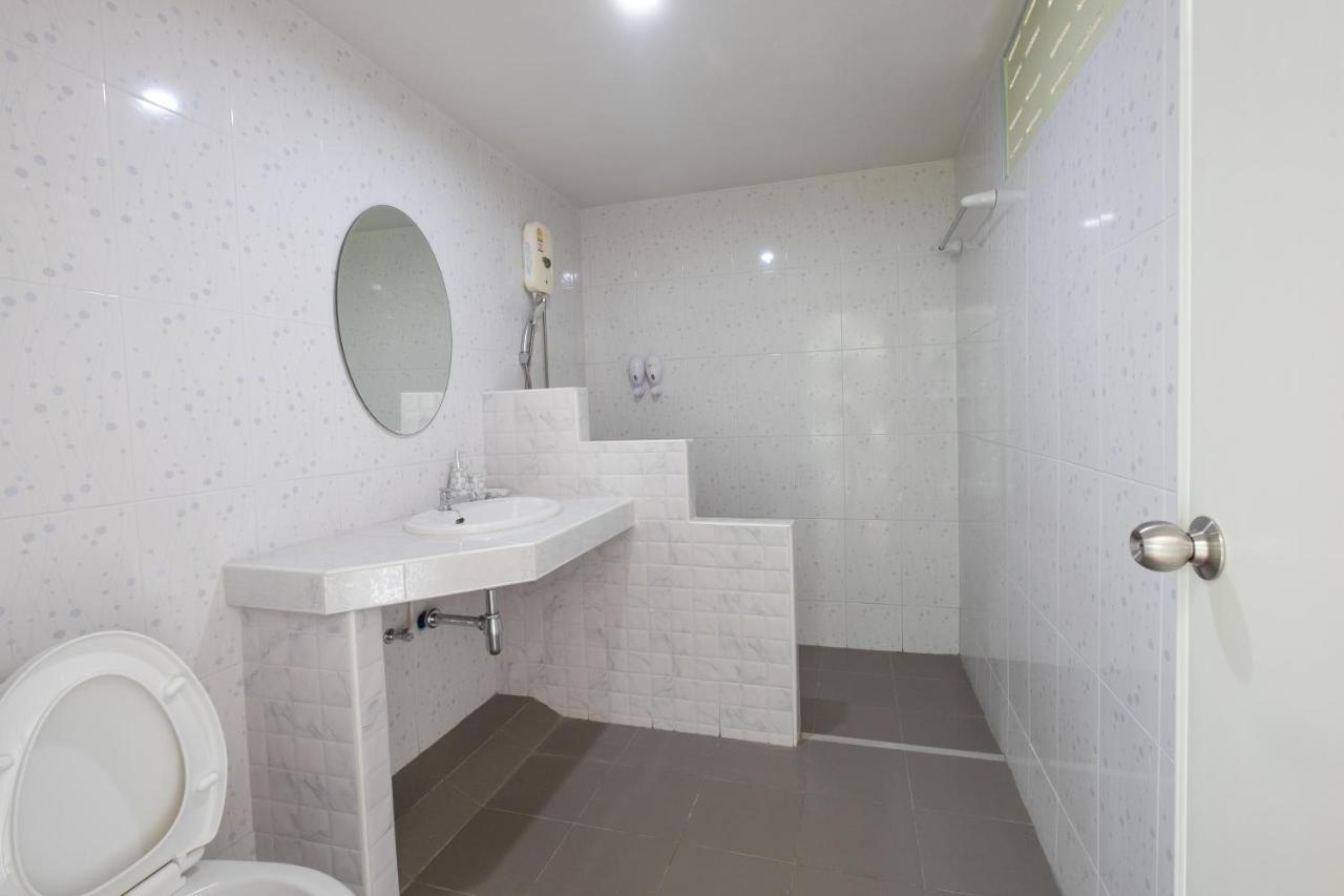 Feel Like Home แบบบ้านบ้าน Talat Amphoe Nakhon Chai Si Exteriör bild